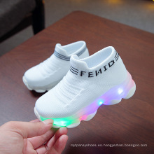 Luces de iluminación cordios calzado niños niños niñas hombre zapatillas entrenadores de caja congelados zapatos led largos parpadeantes